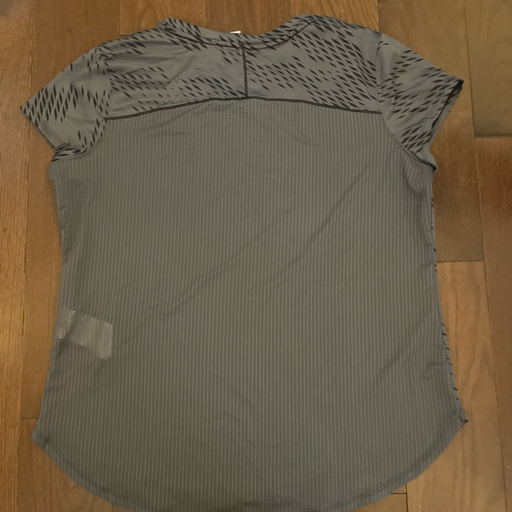 Under Armour Run Shirt – Grey - Picture 4 of 4
